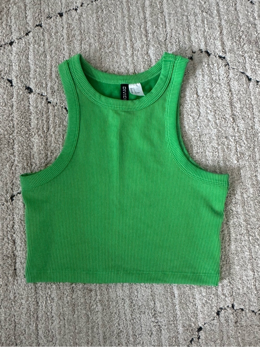 HM crop tank size small